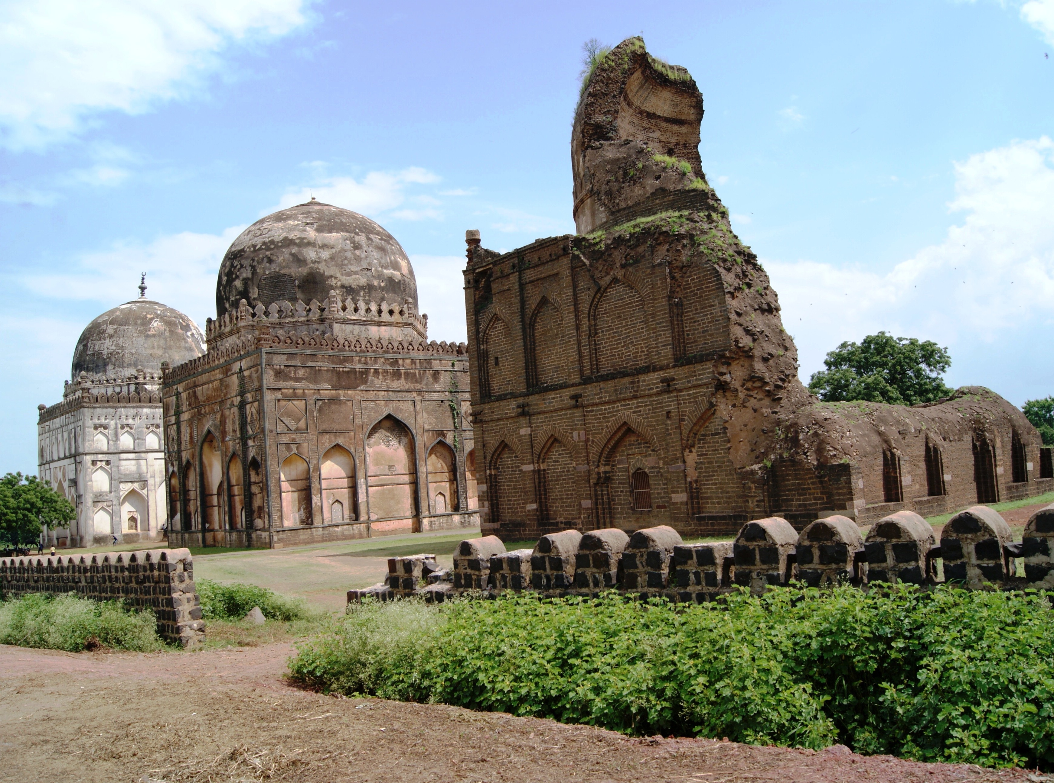 Bidar: Bahmani Tombs